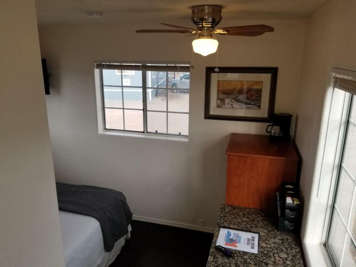 072A Affordable Getaway Near South Rim Sleeps 4- No Kitchenette Villa Valle Exterior photo